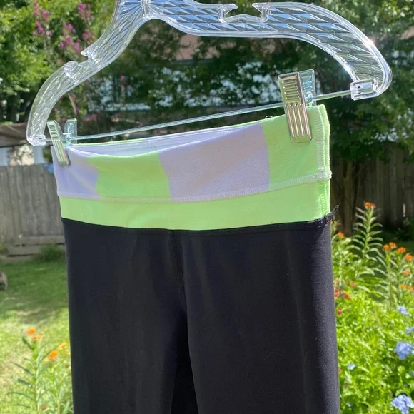 *SOLD* - Lululemon leggings Girls Sz 12/14/16 - Picture 3 of 9